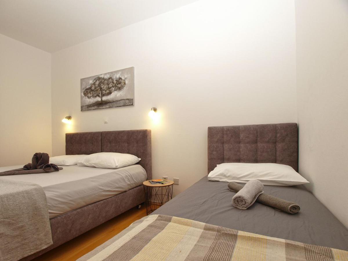 Apartments Biskupije 810 Medulin Extérieur photo