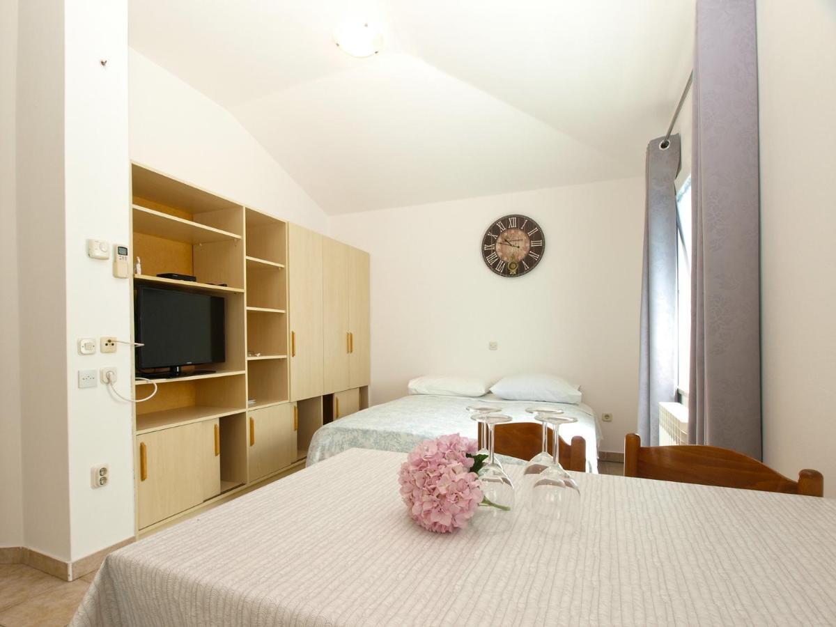 Apartments Biskupije 810 Medulin Extérieur photo