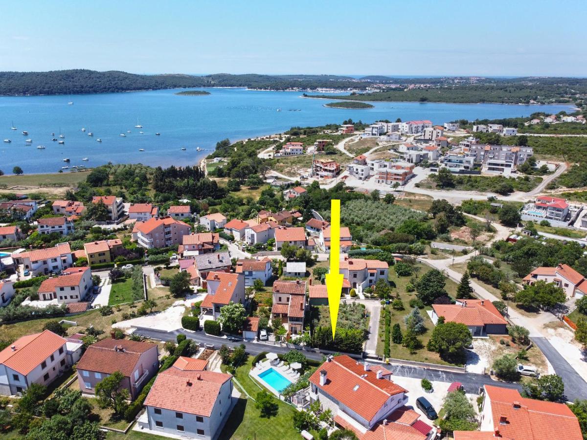 Apartments Biskupije 810 Medulin Extérieur photo