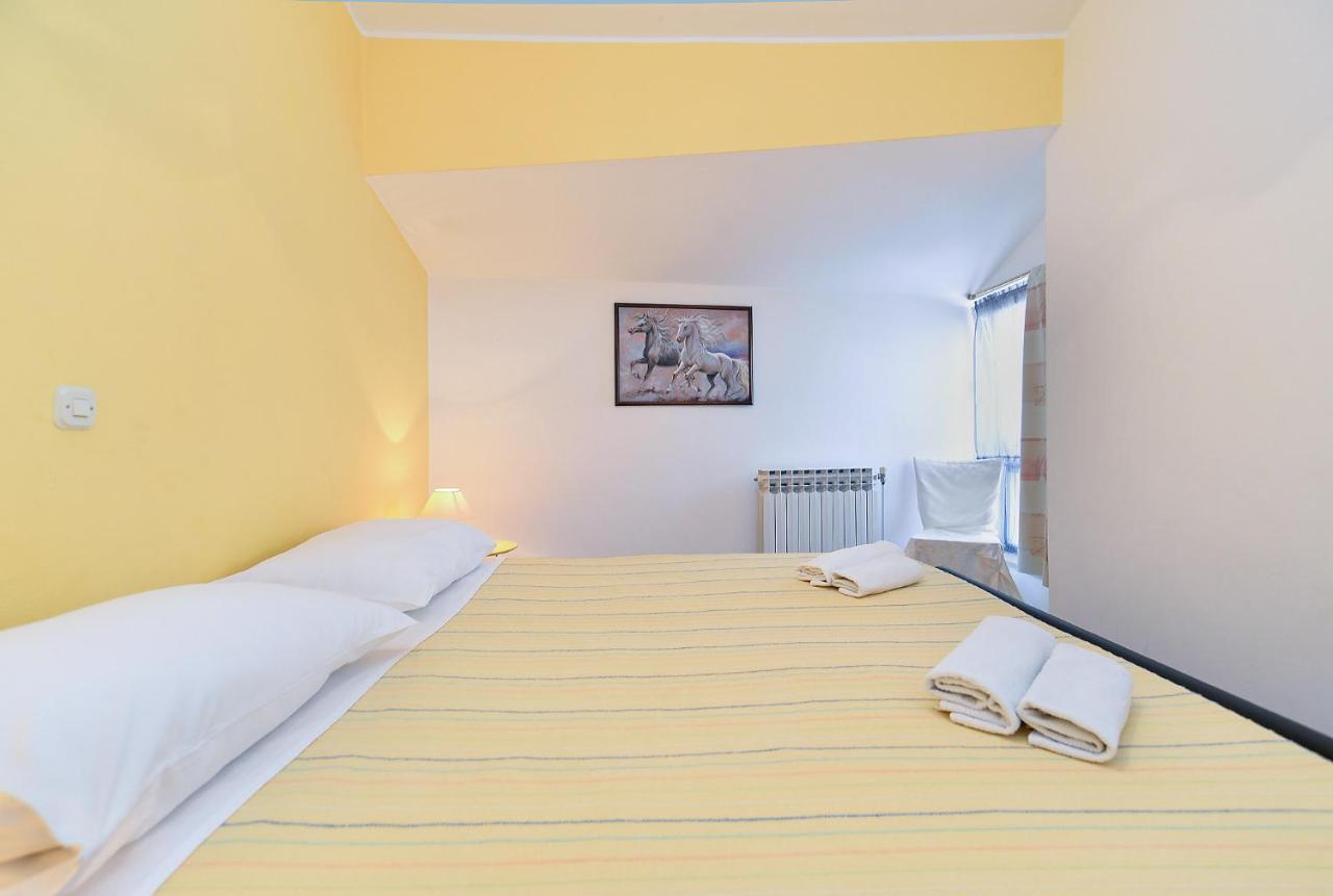 Apartments Biskupije 810 Medulin Extérieur photo